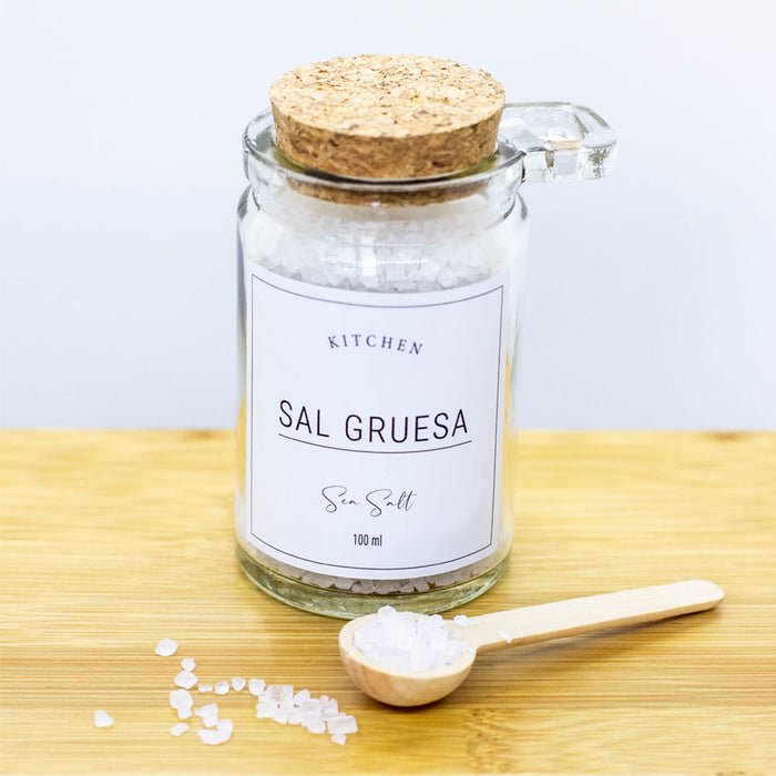 Frasco de vidrio para sal gruesa con tapa de corcho y cuchara de madera