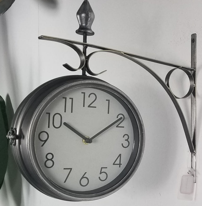 Reloj con Ménsula